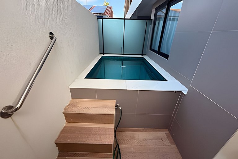 Beachfront flat with private pool