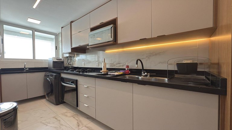 2 bedroom flat close to the Natural Pools