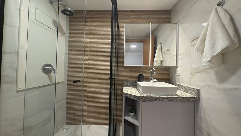 2 bedroom flat close to the Natural Pools