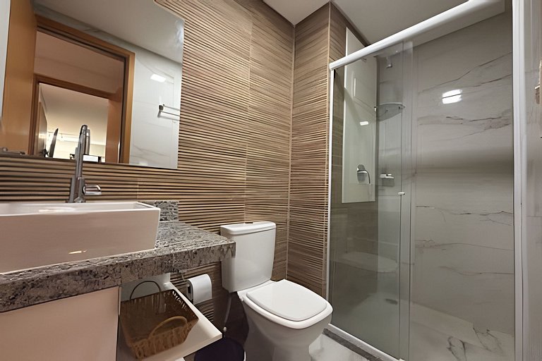 50 m das piscinas naturais e centrinho p 6 pessoas