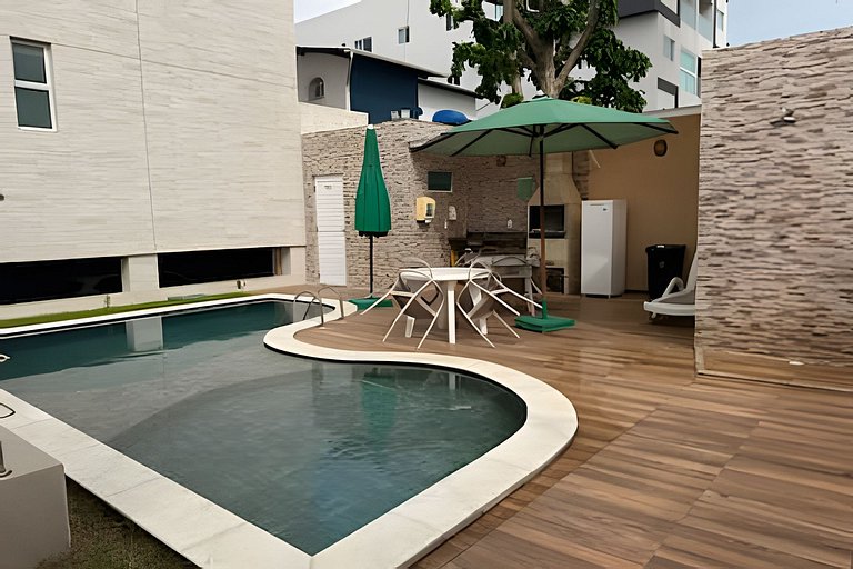 Apt no centrinho e próximo as piscinas naturais