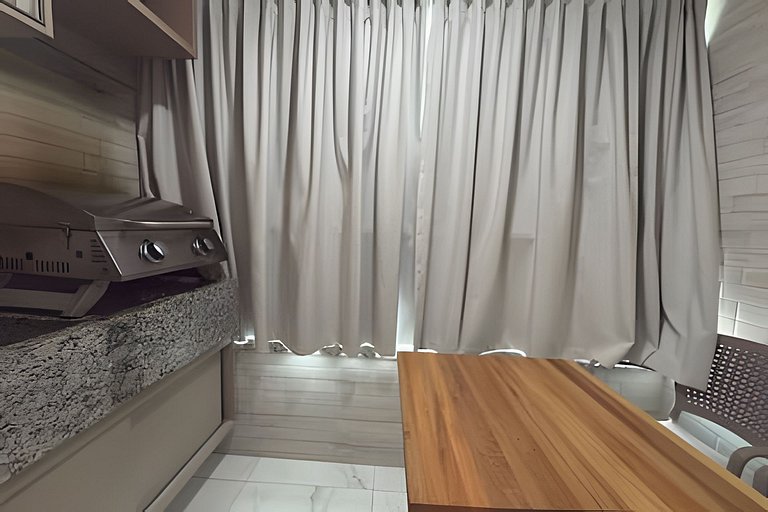 Apt no centrinho e próximo as piscinas naturais