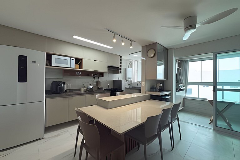 50 m das piscinas naturais e centrinho p 6 pessoas