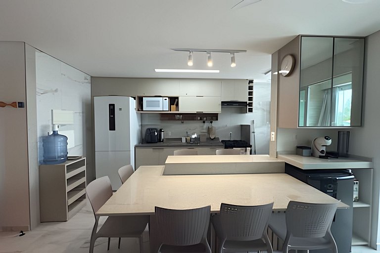 50 m das piscinas naturais e centrinho p 6 pessoas