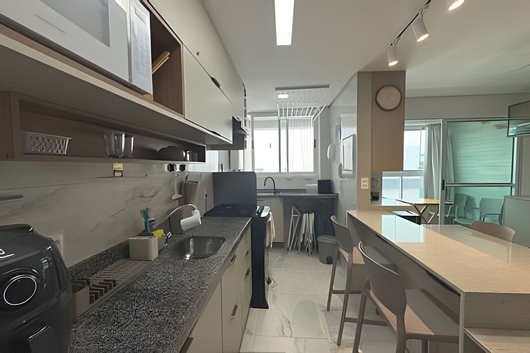 Apt no centrinho e próximo as piscinas naturais