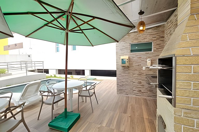 Apt no centrinho e próximo as piscinas naturais