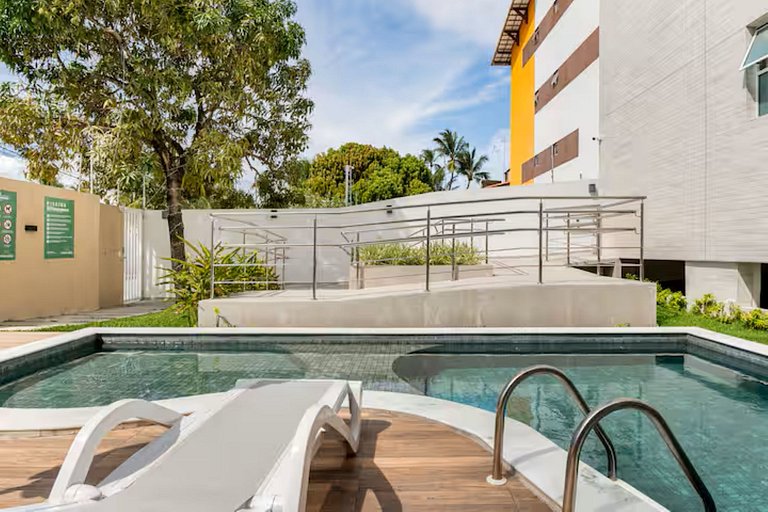 2 bedroom flat close to the Natural Pools