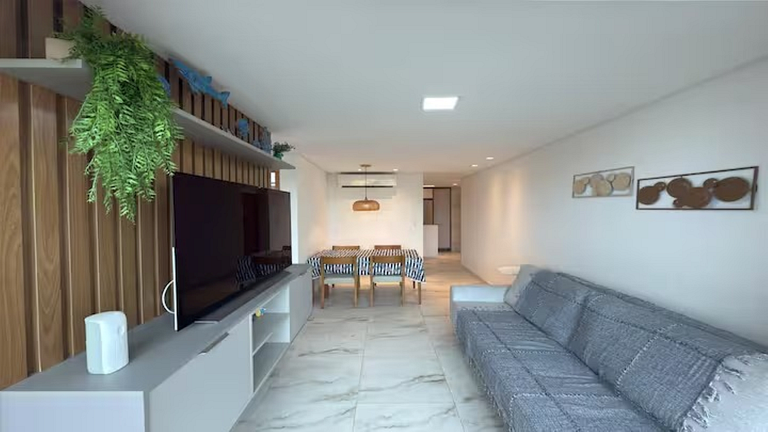 2 bedroom flat close to the Natural Pools