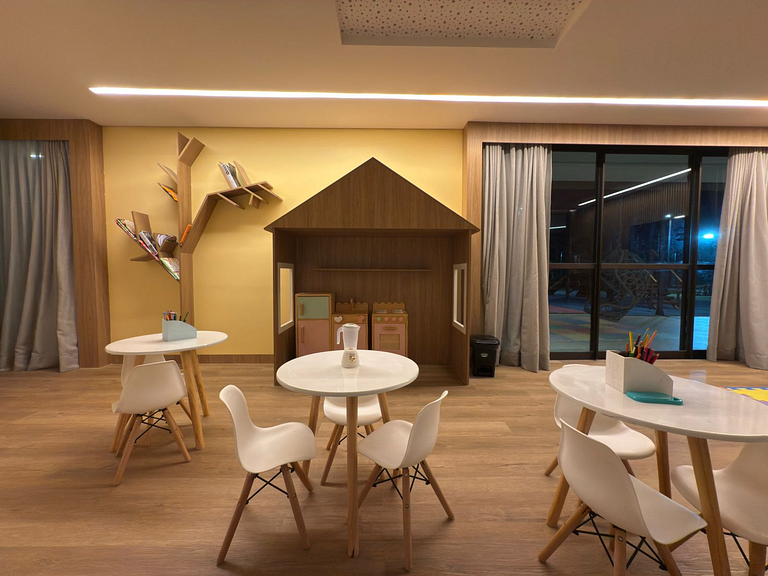 Equipped Resort Flat | Beach Class Summer 302 E