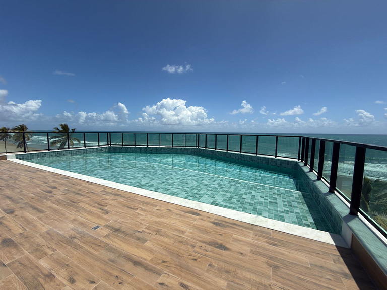 Piscina Privada con Vista al Mar