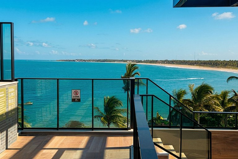 Flat beira mar com piscina privativa