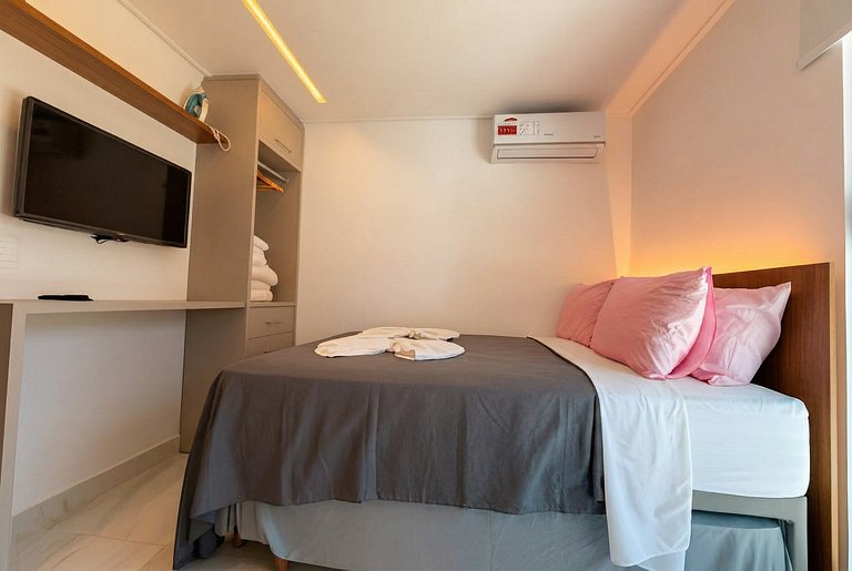 Flat beira mar com piscina privativa