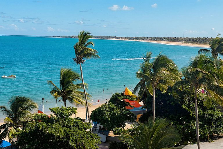 Flat beira mar com piscina privativa