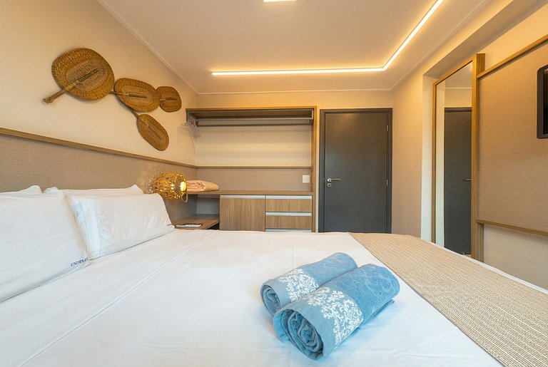 Flat com piscina Privativa