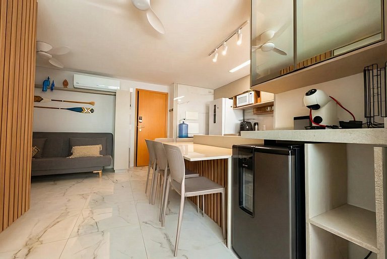 Central apt near the stunning natural tide pools