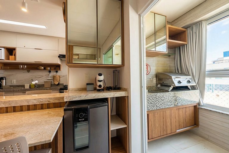 Central apt near the stunning natural tide pools