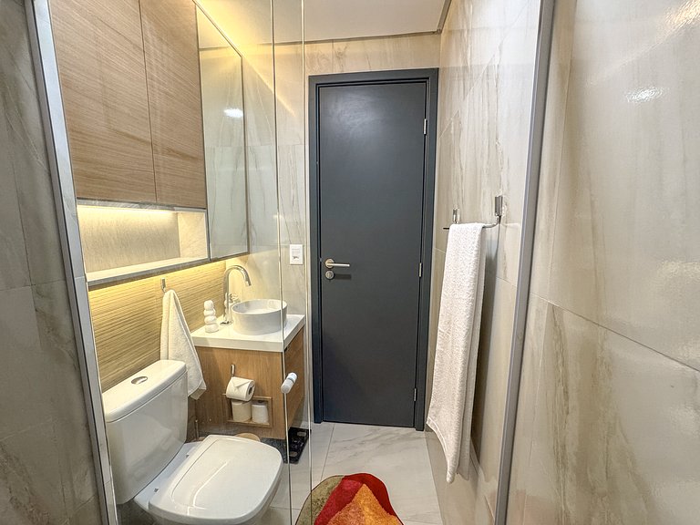 Apt Eco-Luxo Pé na Areia com Vista Mar 800m Centro